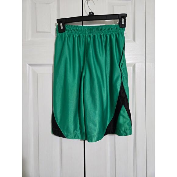 Starter large 10/12 boys reversible basketball shorts - Picture 4 of 6